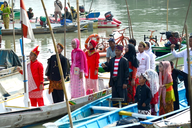 Begini Kemeriahan Peringatan Hari Sumpah Pemuda di Sontoh Laut Surabaya