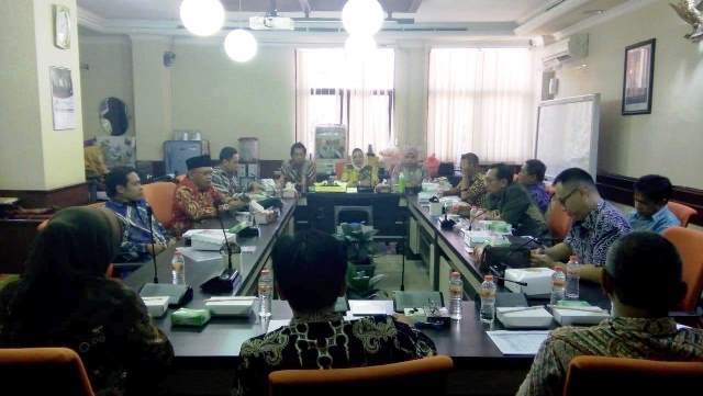 Hari Pertama Masuk Kerja, Komisi A DPRD Surabaya Gelar Hearing dengan KPU