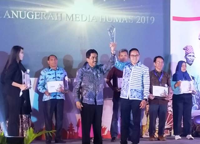 Humas Pemkot Surabaya Raih Juara Umum AMH 2019 Tingkat Nasional