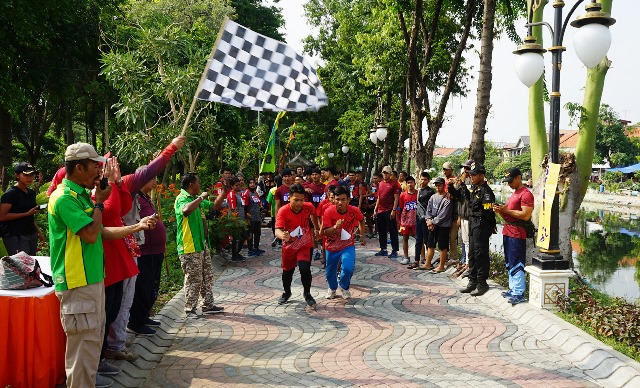 Diikuti 57 Tim dari Berbagai Kalangan, Lomba Triathlon Surabaya Digelar