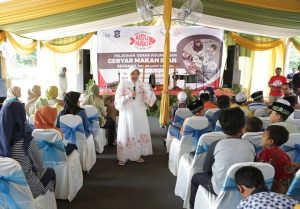 Wali Kota Risma Ajak Anak Surabaya Gemar Makan Ikan