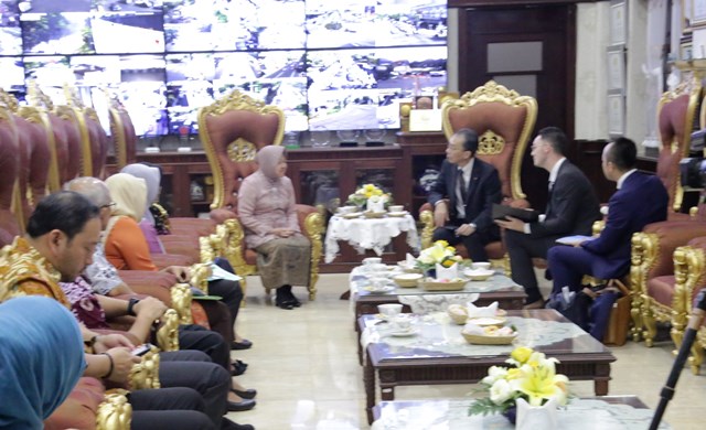 Undang Wali Kota Risma, Wakil Wali Kota Fukuoka Jepang Kunjungi Surabaya
