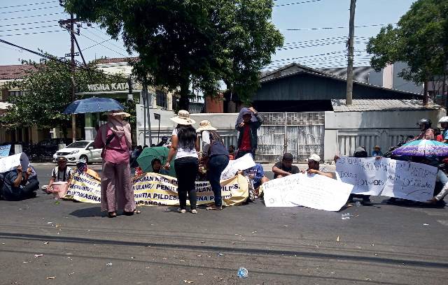 Tuntut Pemkab Batalkan Pelantikan, Ratusan Warga Payaman Kediri Desak Pilkades Ulang