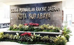 Insiden Pelemparan Berkas Diskominfo Disikapi BK DPRD Surabaya