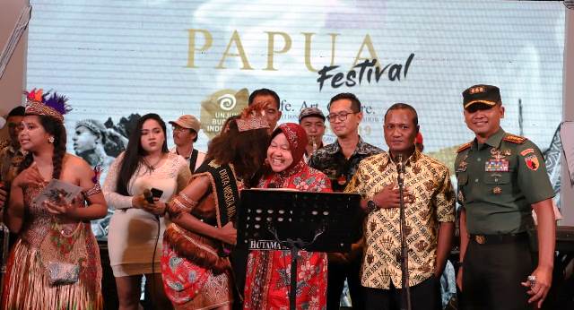 Ini Pesan dan Harapan Wali Kota Risma di Acara Papua Festival 2019