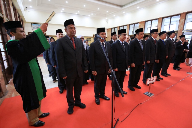 Wali Kota Risma Mutasi 37 Pejabat, Suharto Wardoyo Jabat Kadinsos Surabaya