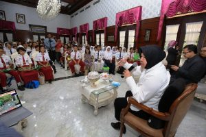 Walikota Risma Terima Kunjungan 60 Finalis Pangeran dan Putri Lingkungan Hidup