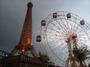 Malam Tahun Baru, Suroboyo Carnival Park Sajikan Pesta Kembang Api