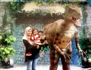 Isi Liburan Dengan Bermain Bersama Dinosaurus