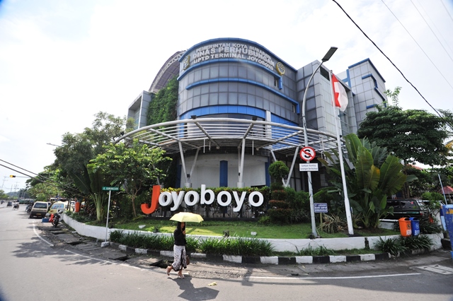 Revitalisasi Terminal Intermoda dan Gedung Parkir Joyoboyo Segera Rampung
