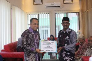 Mahasiswa Asal Tanbu Terima Beasiswa Dalam Negeri dari Pemkab