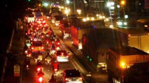 Antisipasi Kepadatan Lalin Malam Tahun Baru, Polrestabes Surabaya Lakukan Penyekatan