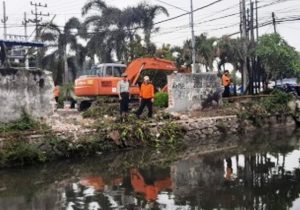 Gelar Aksi Resik-Resik Sungai, Gubernur Khofifah Apresiasi Semua Pihak