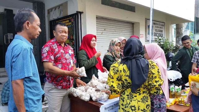 Stabilkan Harga Kebutuhan Pokok, Disdag Surabaya Gelar Operasi Pasar