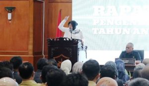 Tekankan Lurah Perhatikan Program Permakanan, Begini Guyonan Wali Kota Risma
