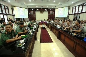 Antisipasi Menghadapi Cuaca Ekstrem, Wali Kota Risma Gelar Pertemuan Tiga Pilar
