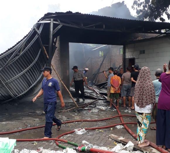 Ludes Terbakar, Home Industri di Sidoarjo Merugi Ratusan Juta Rupiah