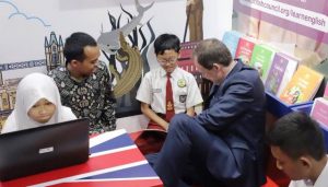 Kini Kota Surabaya Punya Learn English Corner