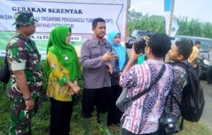 Basmi Hama Tikus, Warga Desa Pandantoyo Kediri Gunakan Metode Pengasapan