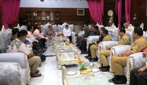 Audiensi dengan Bank Jatim, Wali Kota Risma Inisiasi Kembangkan Toko Klontong Berbasis Digital