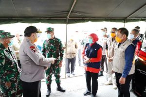 Sistem Drive Thru, Kendaraan Keluar Masuk Madura Kini Wajib Disemprot Desinfektan