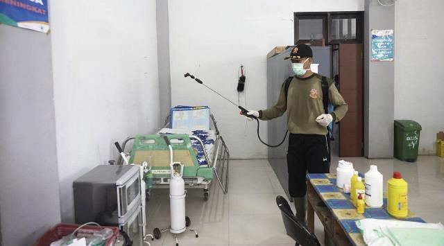 Guru Besar Unair Pastikan Kandungan Disinfektan di Bilik Sterilisasi Aman