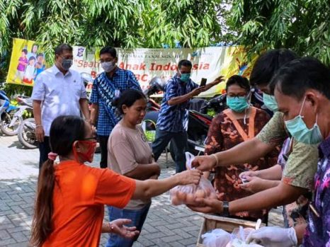 Pokok Rotan Wali Kota Risma Pimpin Langsung Penyemprotan Disinfektan 