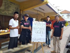 Wedang Uwuh Gratis dari Bakul Kopi Surabaya Kian Diminati Warga