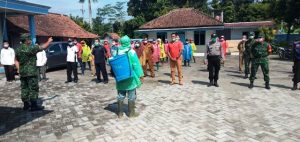 Cegah Penyebaran Covid-19, Penyemprotan Desinfektan di Kabupaten Kediri hingga ke Wilayah Desa