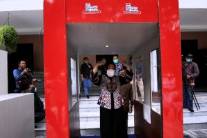 Gandeng IT Telkom Surabaya, Pemkot Bikin Bilik Sterilisasi Covid-19