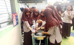Pemkot Surabaya Pasang Puluhan Wastafel di Berbagai Titik Fasilitas Umum