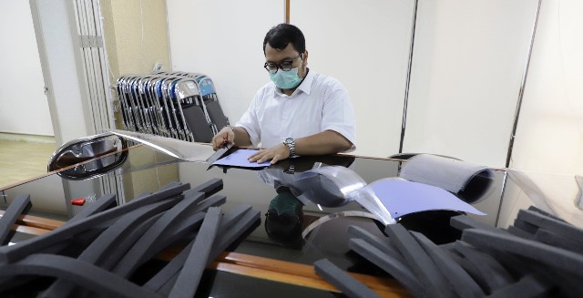 Pemkot Surabaya Ciptakan Face Shield dan Masker untuk Kebutuhan Tenaga Medis