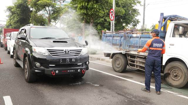Setelah Dilakukan Evaluasi, Pemkot Kembali Buka Posko Sterilisasi di Pintu Masuk Surabaya