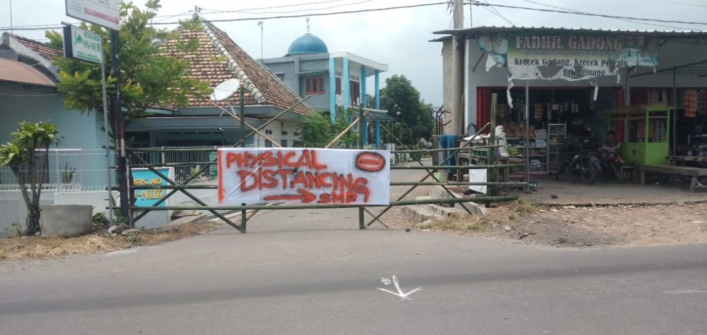 Lindungi Warga dari Covid-19, Dusun Nglebeng Kediri Tutup Jalan
