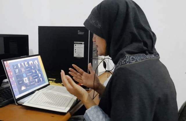 Gelar Khataman Online Bersama 60 Ibu-ibu, Reni Astuti: Selain Ikhtiar dan Berdoa, Kita Harus Saling Menguatkan