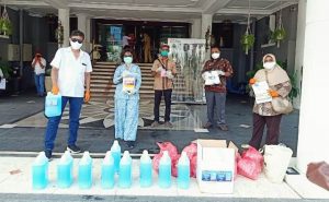Jaringan Arek Ksatria Airlangga Terus Gelar Gerakan Sejuta Hand Sanitizer