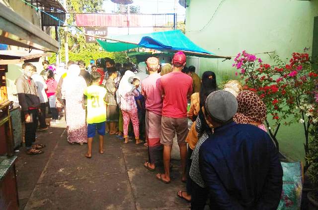 Ramainya Pembeli Minuman Rasa Permen Karet di Ampel Surabaya Viral di Medsos