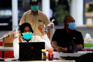 Melalui Telencoference, Wali Kota Risma Paparkan Kebijakan Penanganan Covid-19 ke DPRD Surabaya