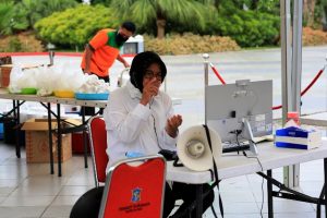 Sibuk Tangani Covid-19, Wali Kota Risma Masih Sempatkan Diri Jadi Dosen Tamu via Teleconference