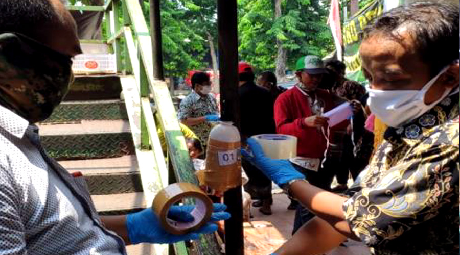 Bagikan Ribuan Masker ke Warga,Jajaran Pemkot Surabaya Blusukan ke Perkampungan hingga Pasar