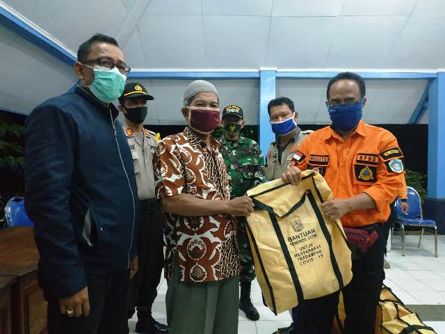 Gubernur Khofifah Kirim 1.000 Paket Sembako untuk Warga Terdampak Banjir di Lamongan