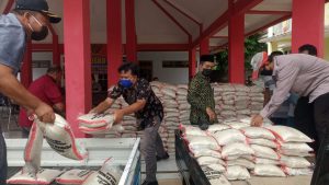 Pemkab Kediri Kembali Salurkan Bantuan Beras ke Warga Terdampak Covid-29 untuk Tahap Dua