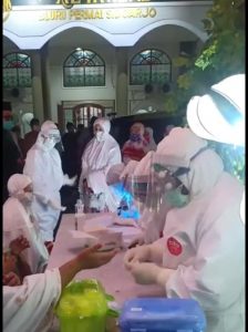 Gelar Rapid Tes Covid19 Massal Jamaah Taraweh, 6 Orang Dinyatakan Reaktif