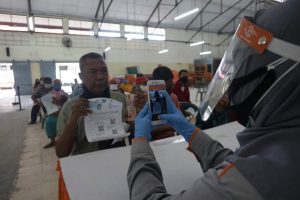 Bansos Tunai hingga Sembako Terus Disalurkan, Pemkot Surabaya Pastikan Tak Ada yang Ketinggalan