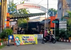 Dirikan Posko Check Point, Warga Kampung Tenggilis Wajibkan Penggunaan Masker