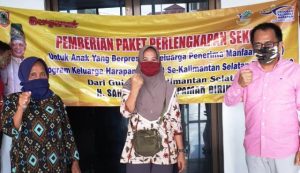 Bupati Sudian Noor Serahkan Bantuan Pemprov Kalses ke Keluarga PKH