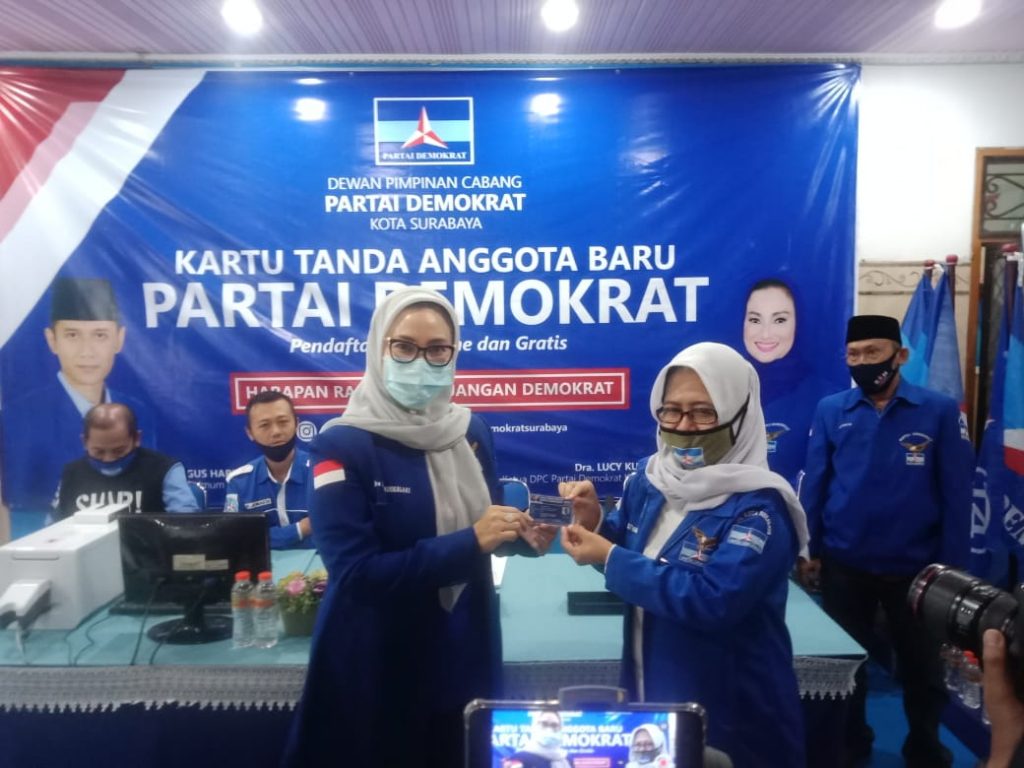 DPC Demokrat Surabaya Launching KTA Digital, Lucy Kurniasari: Kartu ini multi fungsi