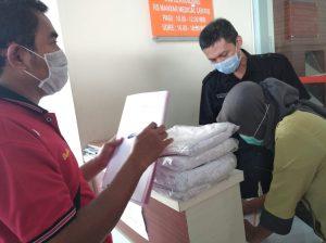 Perhatikan Rumah Sakit, Wali Kota Risma Kirim Kain Kafan dan Kapas