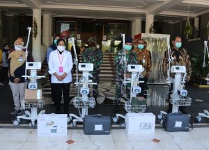 Respon Keluhan Rumkit di Surabaya, Wali Kota Risma Bantu 9 Ventilator