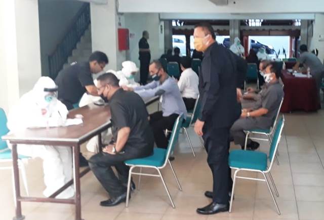Cegah Penyebaran Covid-19, PN Surabaya Gelar Rapid Tes ke Staf dan Jajarannya